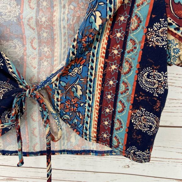 Windsor L Blue Boho Paisley Floral Stripe Tie Up Vneck Short Sleeve Crop Top - Picture 3 of 6